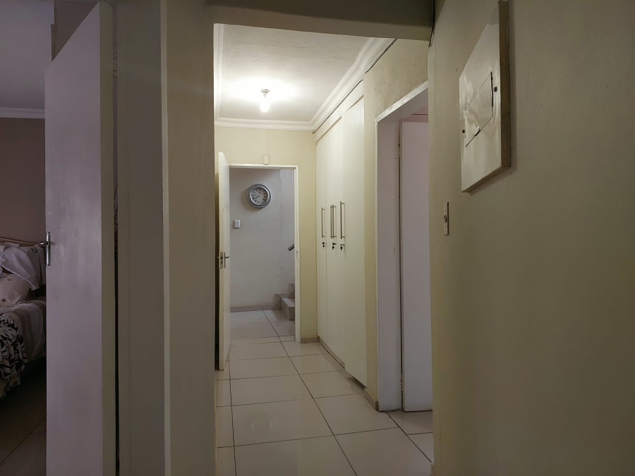 7 Bedroom Property for Sale in Amandasig Gauteng