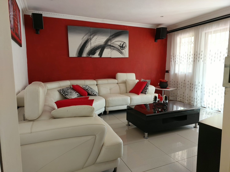 7 Bedroom Property for Sale in Amandasig Gauteng