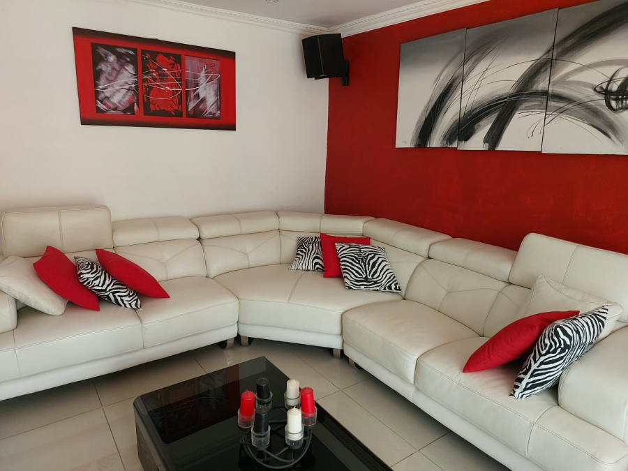 7 Bedroom Property for Sale in Amandasig Gauteng