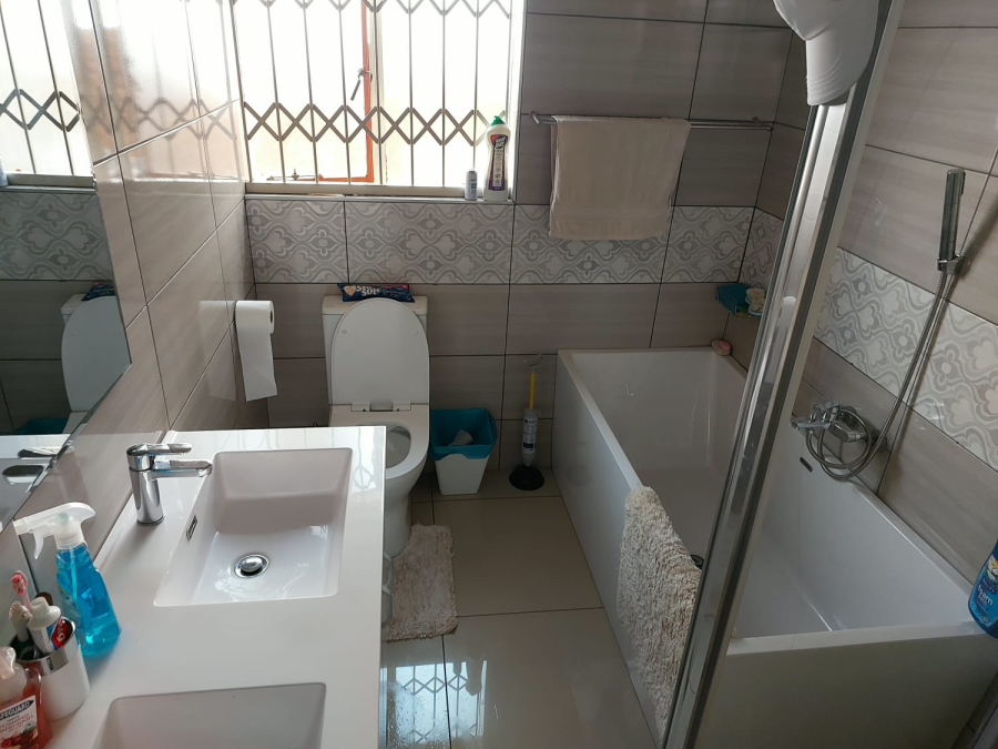 7 Bedroom Property for Sale in Amandasig Gauteng