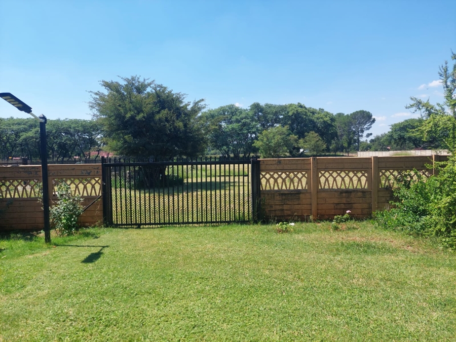 4 Bedroom Property for Sale in Strydfontein A H Gauteng