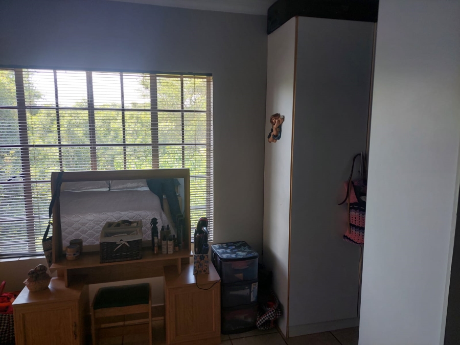 4 Bedroom Property for Sale in Strydfontein A H Gauteng