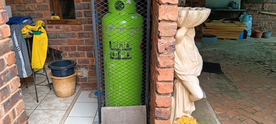 4 Bedroom Property for Sale in Dorandia Gauteng