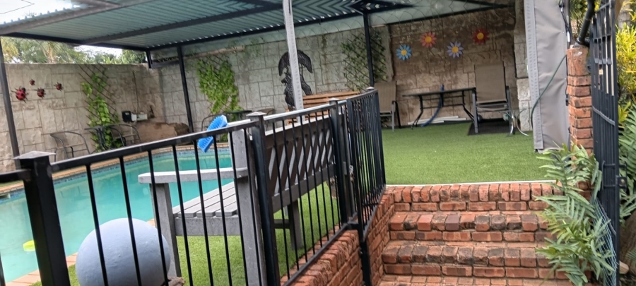 4 Bedroom Property for Sale in Dorandia Gauteng
