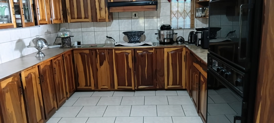 4 Bedroom Property for Sale in Dorandia Gauteng