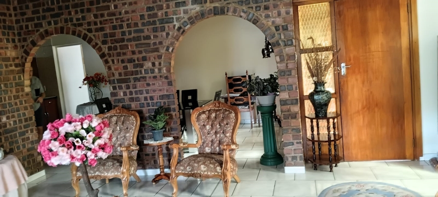 4 Bedroom Property for Sale in Dorandia Gauteng