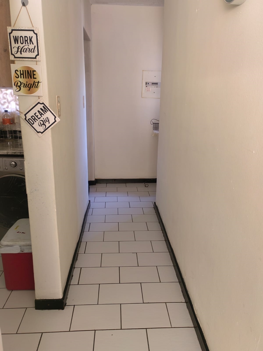 2 Bedroom Property for Sale in Vorna Valley Gauteng