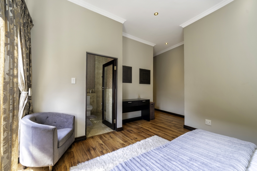 4 Bedroom Property for Sale in Crescent Wood Country Estate Gauteng