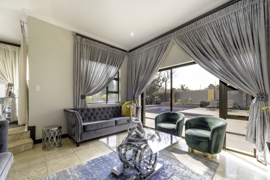 4 Bedroom Property for Sale in Crescent Wood Country Estate Gauteng