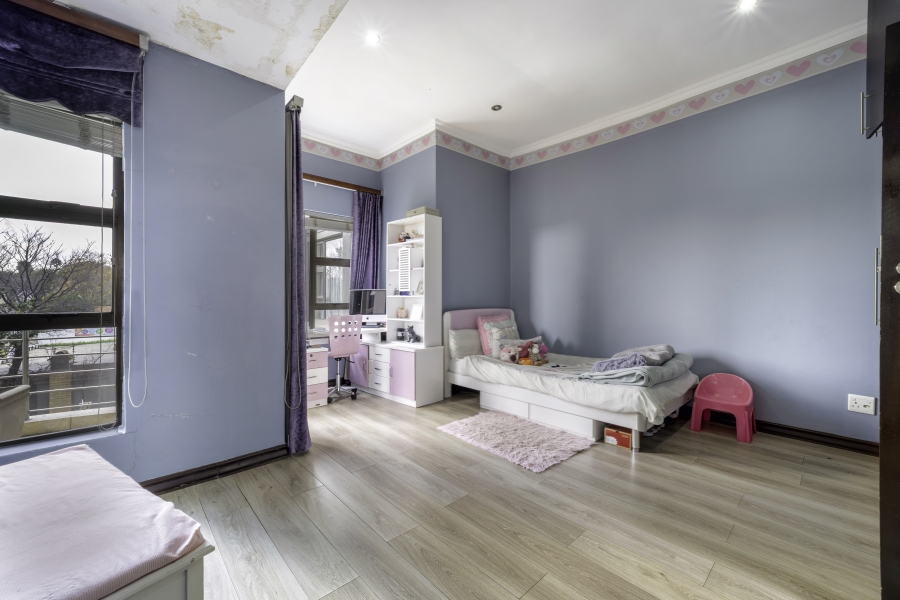 4 Bedroom Property for Sale in Crescent Wood Country Estate Gauteng