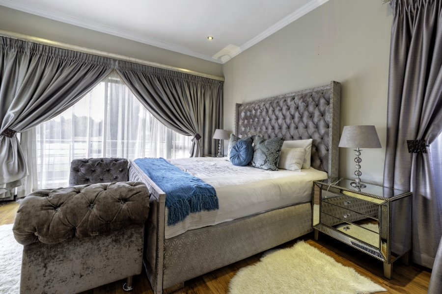 4 Bedroom Property for Sale in Crescent Wood Country Estate Gauteng