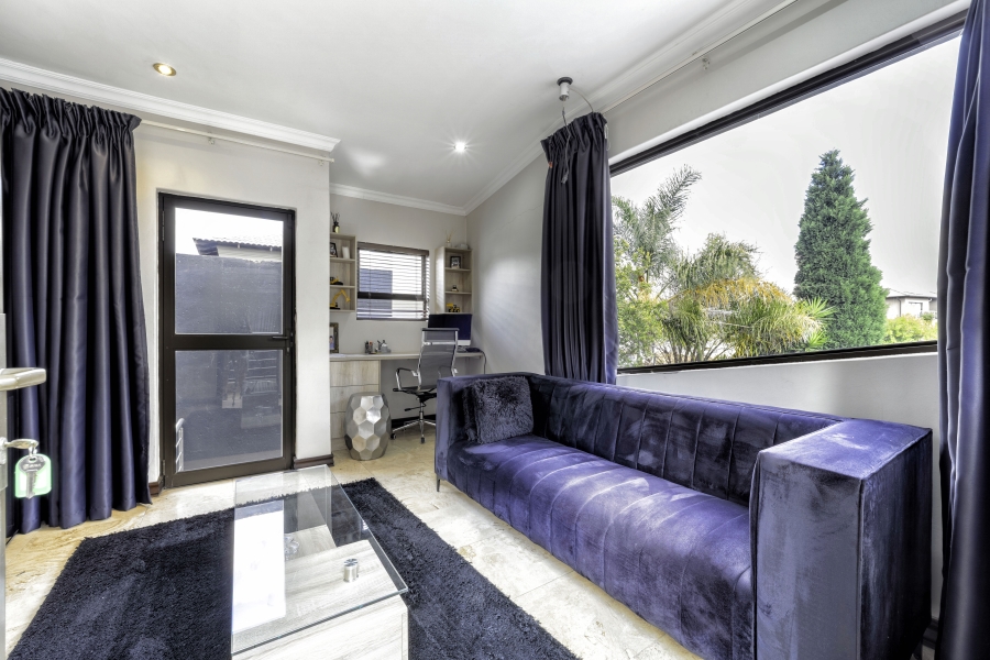 4 Bedroom Property for Sale in Crescent Wood Country Estate Gauteng