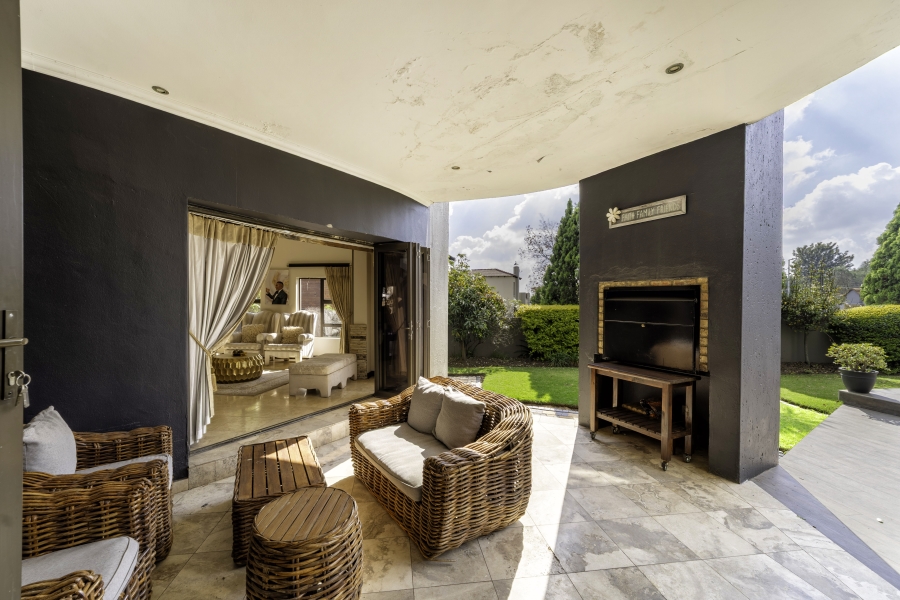 4 Bedroom Property for Sale in Crescent Wood Country Estate Gauteng