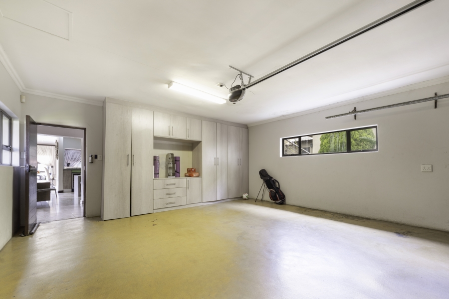 4 Bedroom Property for Sale in Crescent Wood Country Estate Gauteng