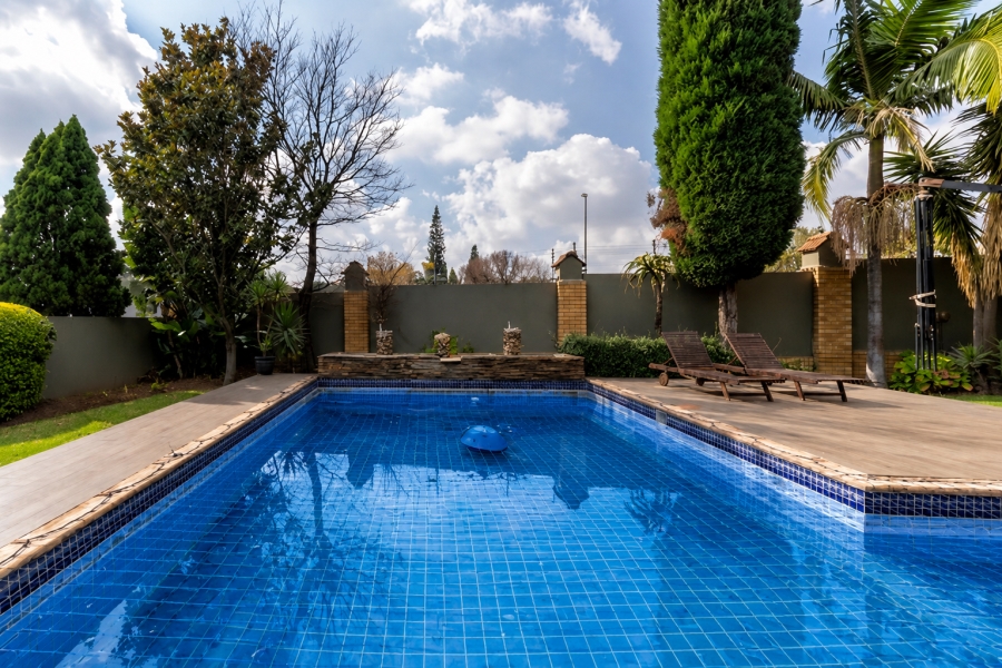 4 Bedroom Property for Sale in Crescent Wood Country Estate Gauteng