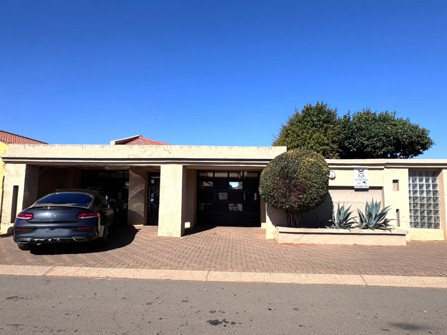 3 Bedroom Property for Sale in Vosloorus Gauteng