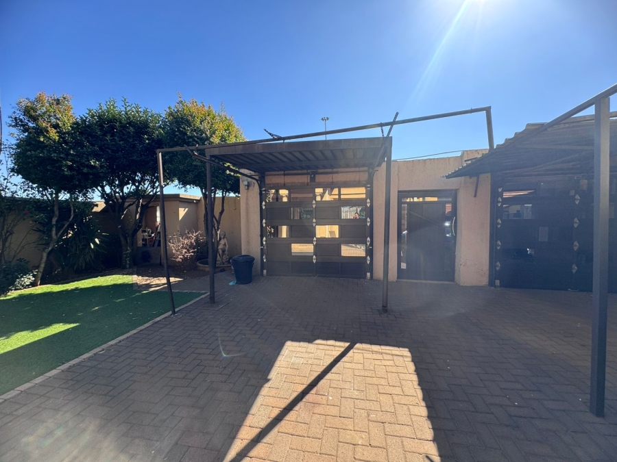 3 Bedroom Property for Sale in Vosloorus Gauteng