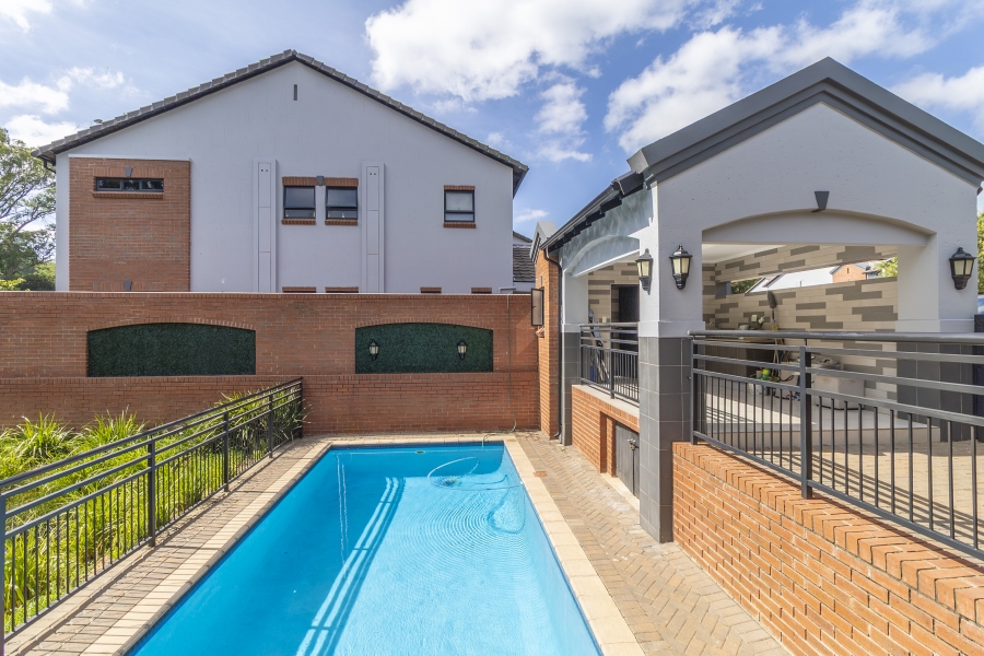 To Let 2 Bedroom Property for Rent in Bryanston East Gauteng