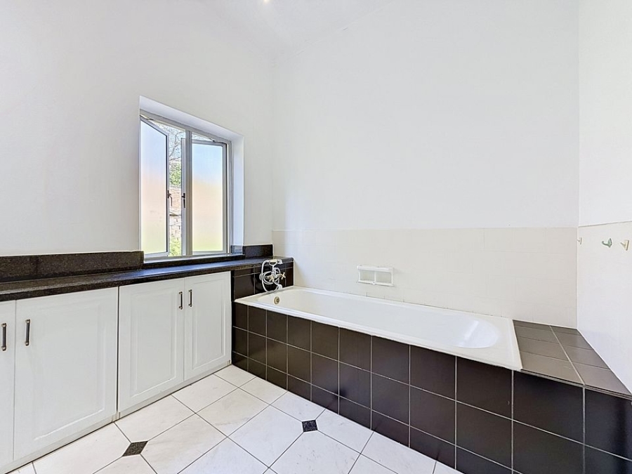 4 Bedroom Property for Sale in Muckleneuk Gauteng