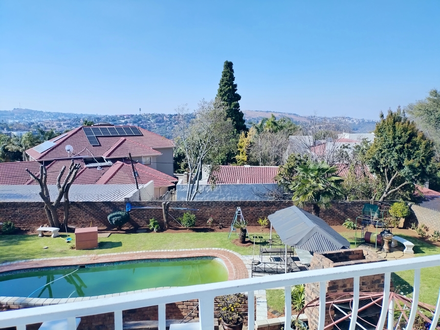 8 Bedroom Property for Sale in Glenvista Gauteng