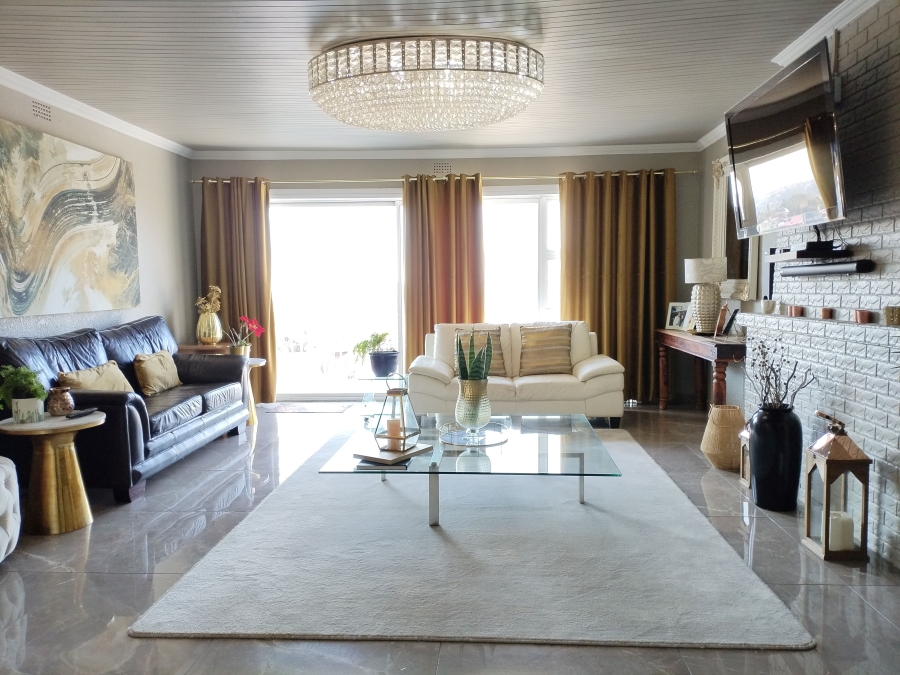8 Bedroom Property for Sale in Glenvista Gauteng