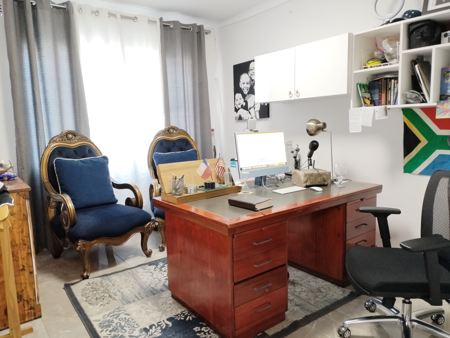 8 Bedroom Property for Sale in Glenvista Gauteng