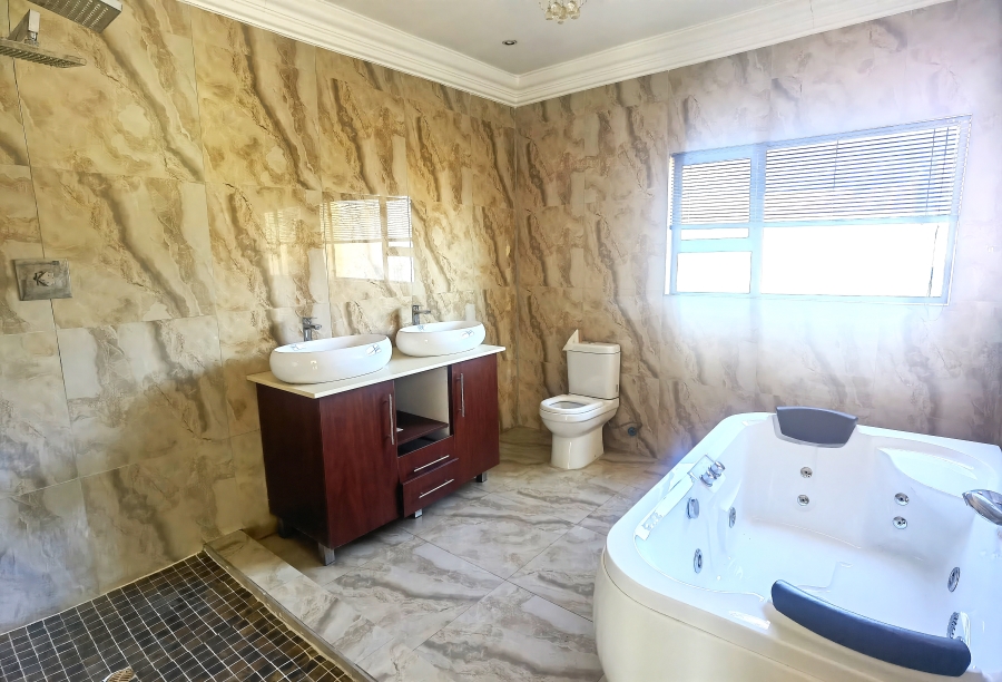 6 Bedroom Property for Sale in Blue Valley Golf Estate Gauteng