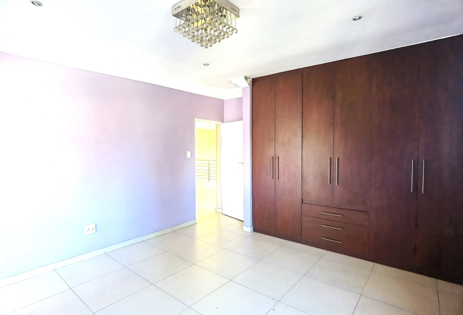 6 Bedroom Property for Sale in Blue Valley Golf Estate Gauteng