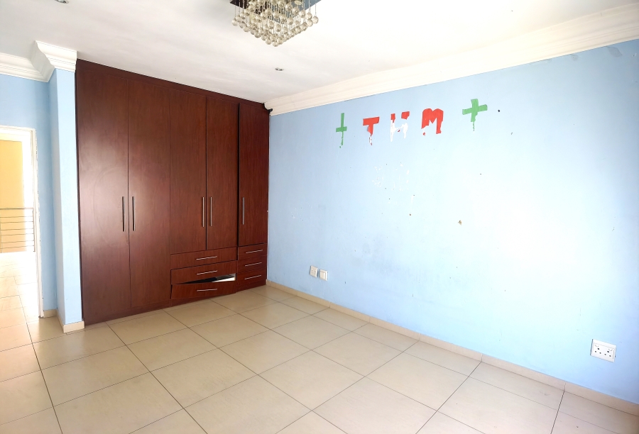6 Bedroom Property for Sale in Blue Valley Golf Estate Gauteng