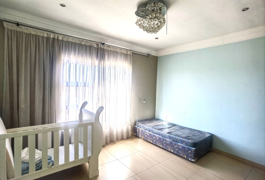 6 Bedroom Property for Sale in Blue Valley Golf Estate Gauteng