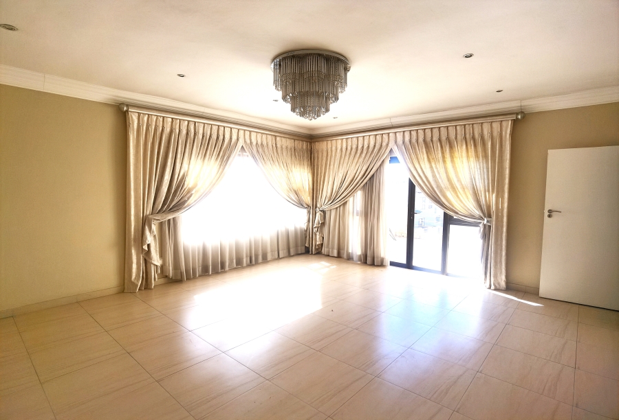 6 Bedroom Property for Sale in Blue Valley Golf Estate Gauteng