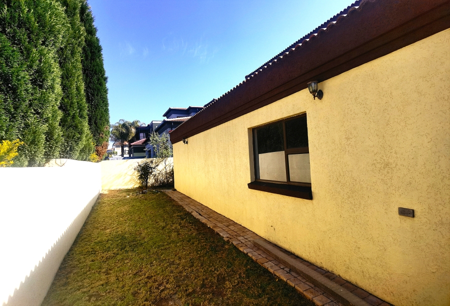 6 Bedroom Property for Sale in Blue Valley Golf Estate Gauteng
