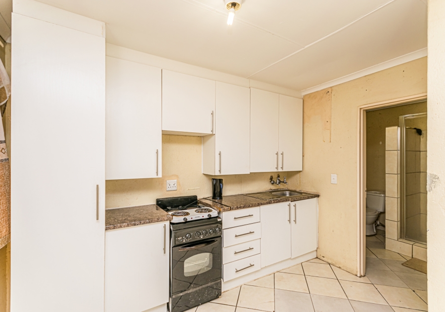 1 Bedroom Property for Sale in Randfontein Central Gauteng