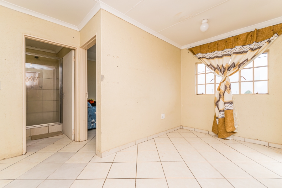 1 Bedroom Property for Sale in Randfontein Central Gauteng