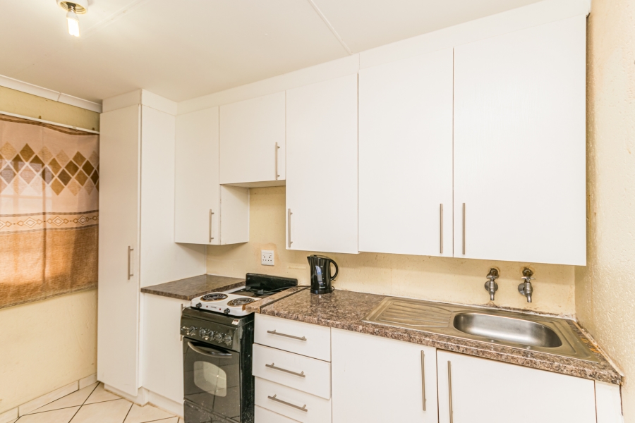 1 Bedroom Property for Sale in Randfontein Central Gauteng