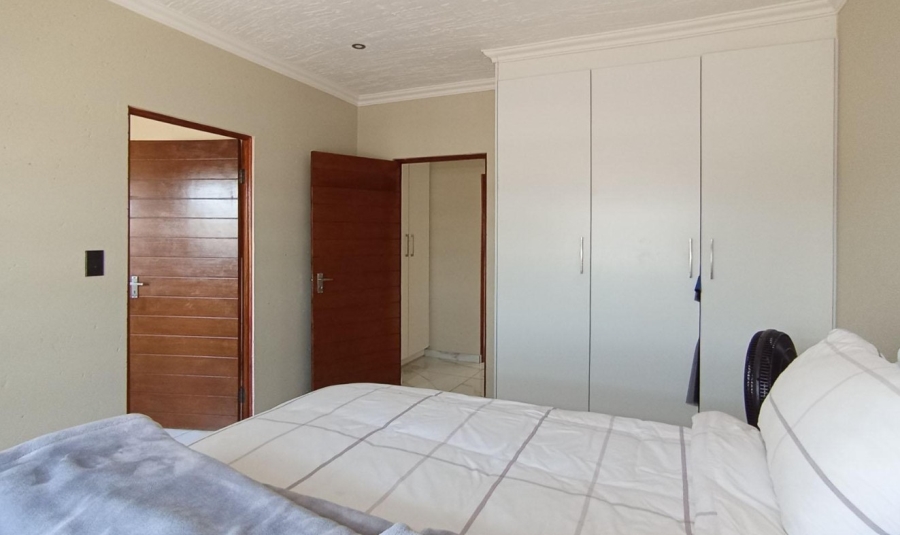 4 Bedroom Property for Sale in Halfway House Gauteng