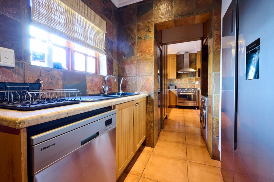 3 Bedroom Property for Sale in Noordwyk Gauteng