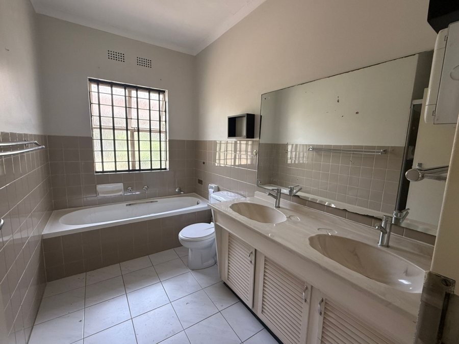 4 Bedroom Property for Sale in Woodmead Gauteng