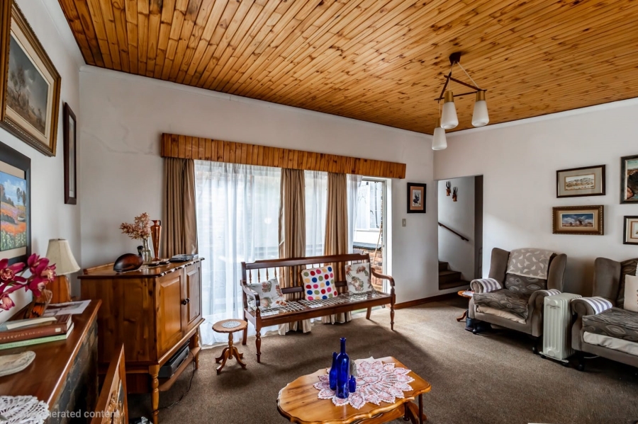 3 Bedroom Property for Sale in Mountain View Gauteng