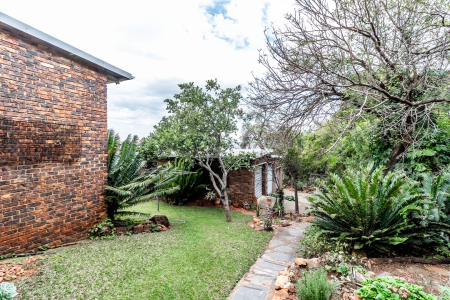 3 Bedroom Property for Sale in Mountain View Gauteng