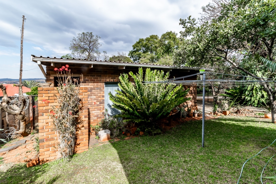 3 Bedroom Property for Sale in Mountain View Gauteng