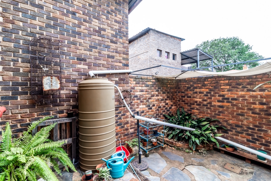 3 Bedroom Property for Sale in Mountain View Gauteng