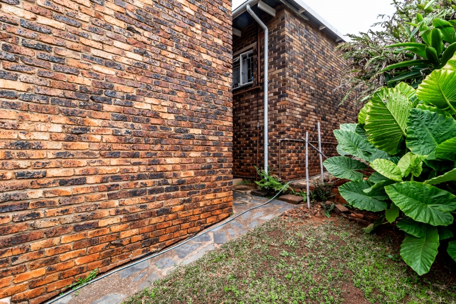 3 Bedroom Property for Sale in Mountain View Gauteng