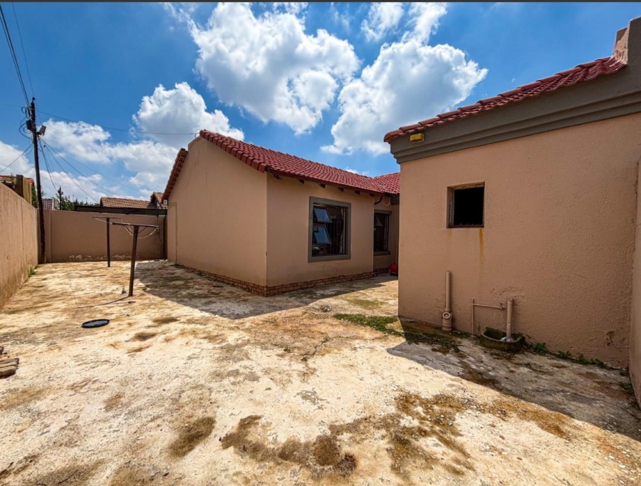 3 Bedroom Property for Sale in Ormonde View Gauteng