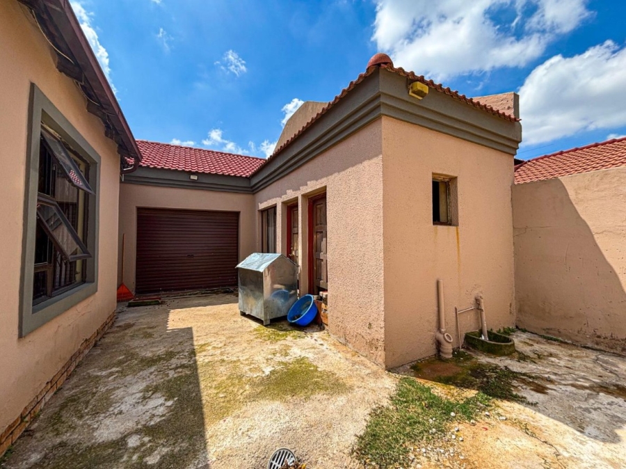 3 Bedroom Property for Sale in Ormonde View Gauteng