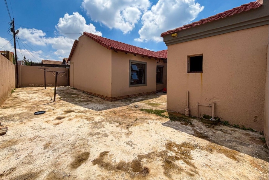 3 Bedroom Property for Sale in Ormonde View Gauteng