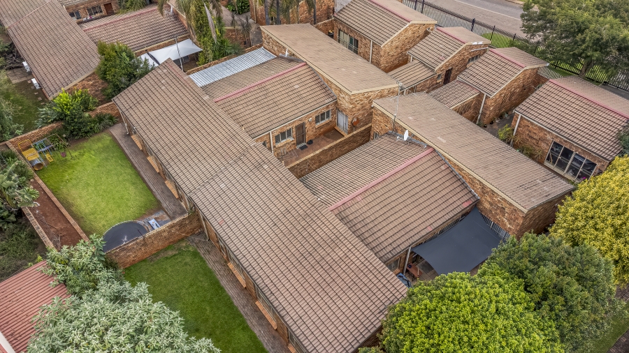 3 Bedroom Property for Sale in Val de Grace Gauteng