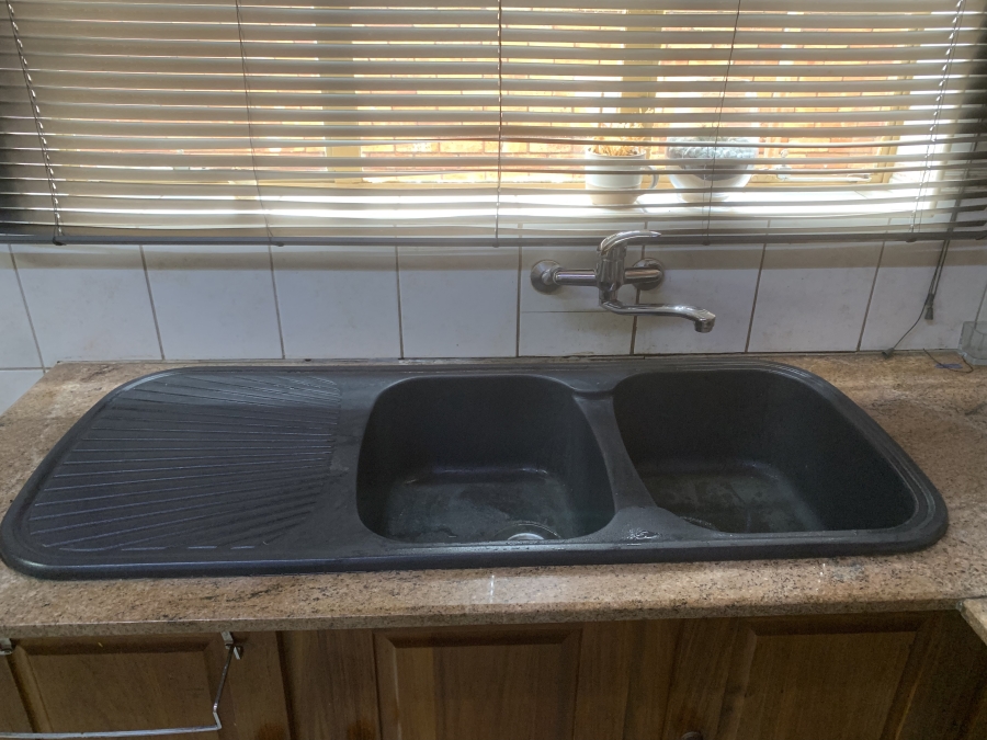 3 Bedroom Property for Sale in Val de Grace Gauteng