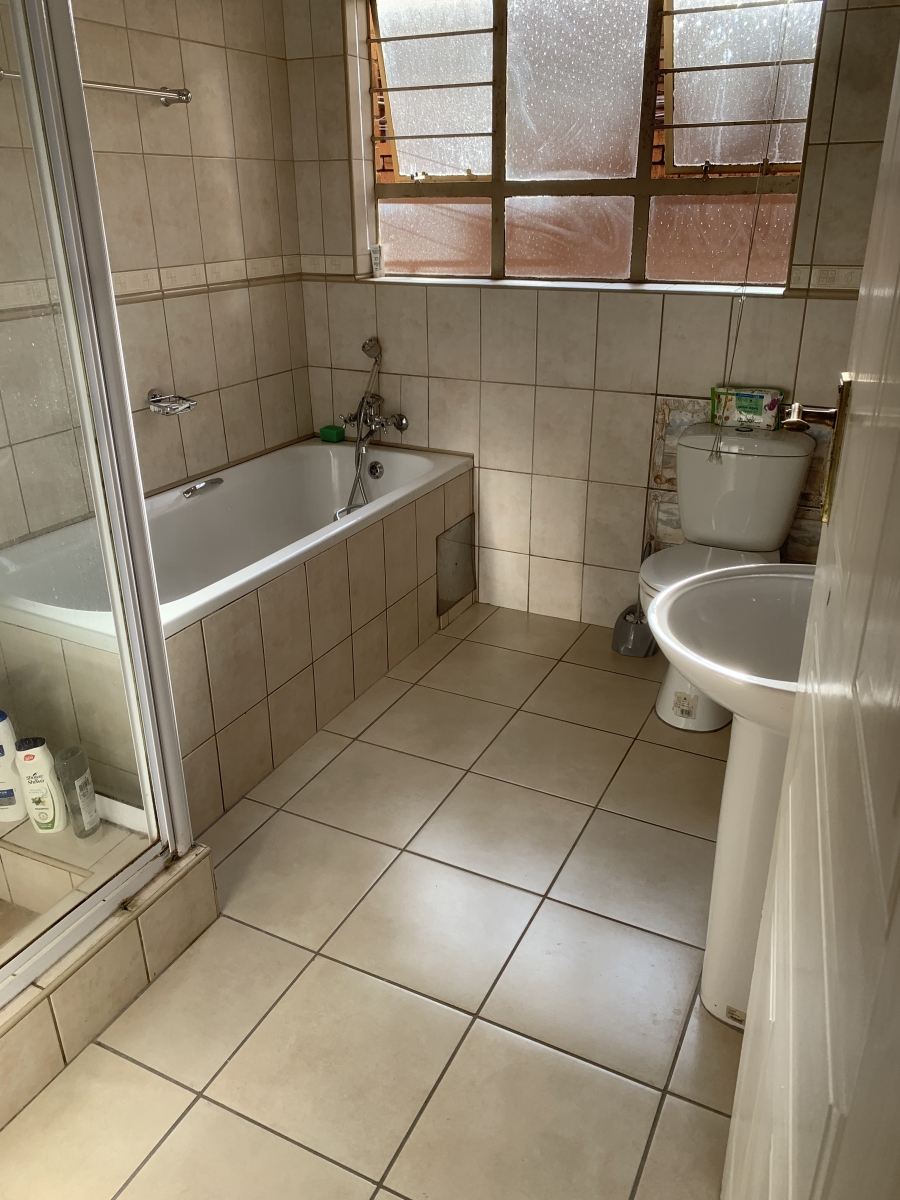 3 Bedroom Property for Sale in Val de Grace Gauteng