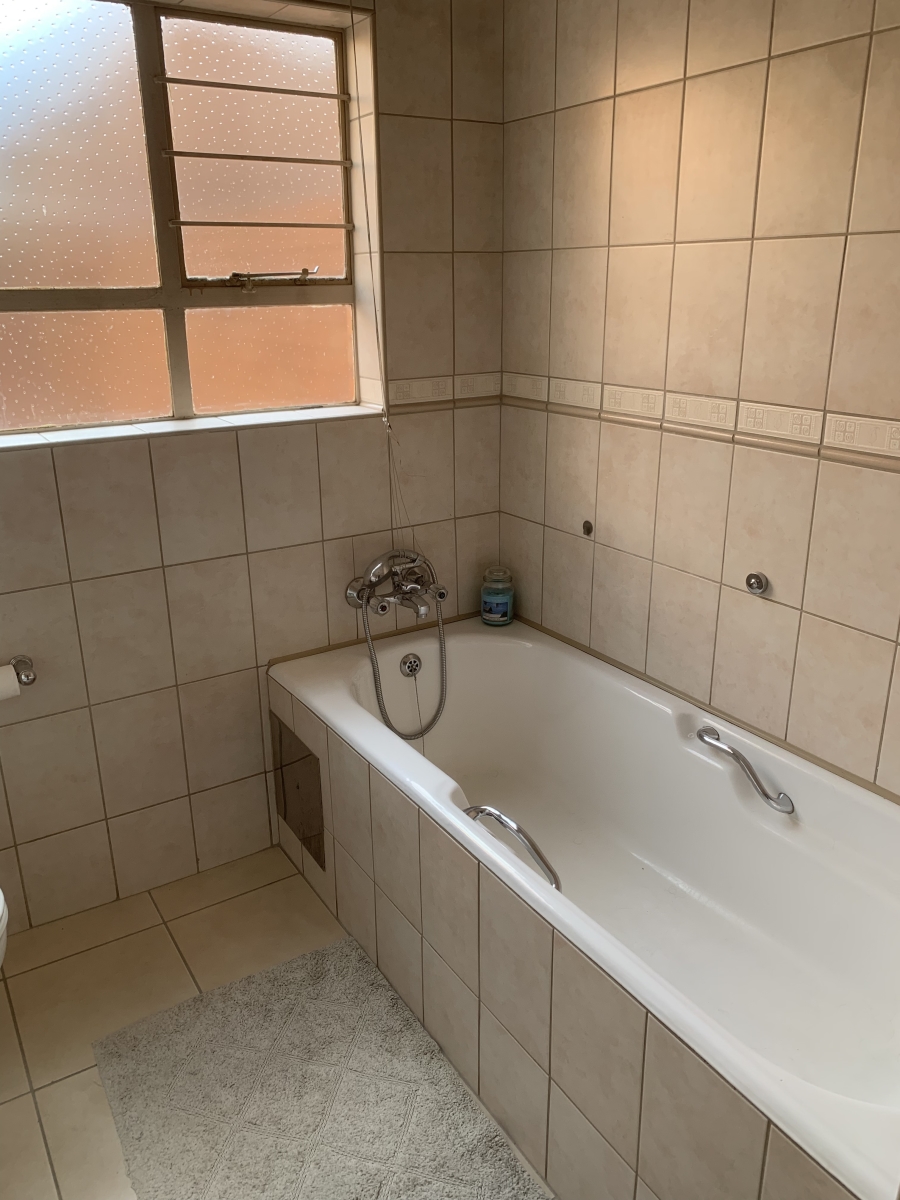 3 Bedroom Property for Sale in Val de Grace Gauteng